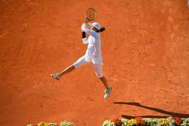 巴塞一线队医猝逝 西甲战奥萨苏纳球赛临时延期.