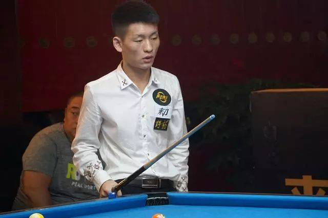 滕哈赫在勒沃库森的短暂执教:从训练方法到转会决策的全面崩溃