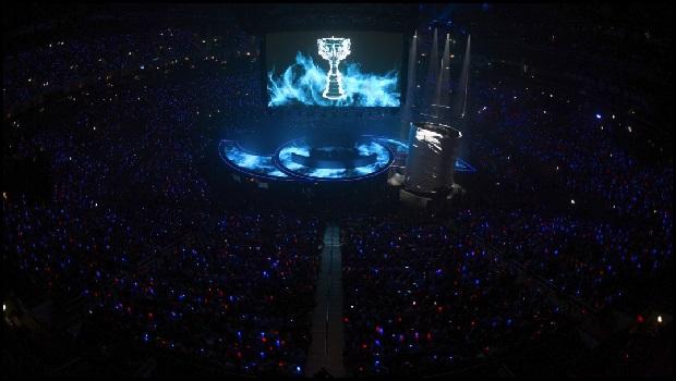 滕哈赫在勒沃库森的短暂执教:从训练方法到转会决策的全面崩溃